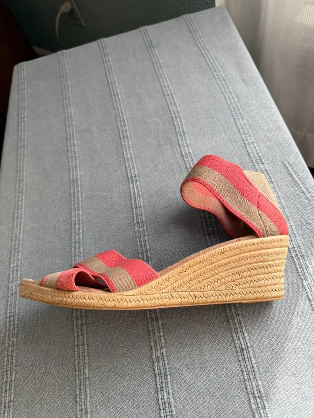 CHARLESTON SHOE CO Pink and beige wedged, strappy sandals